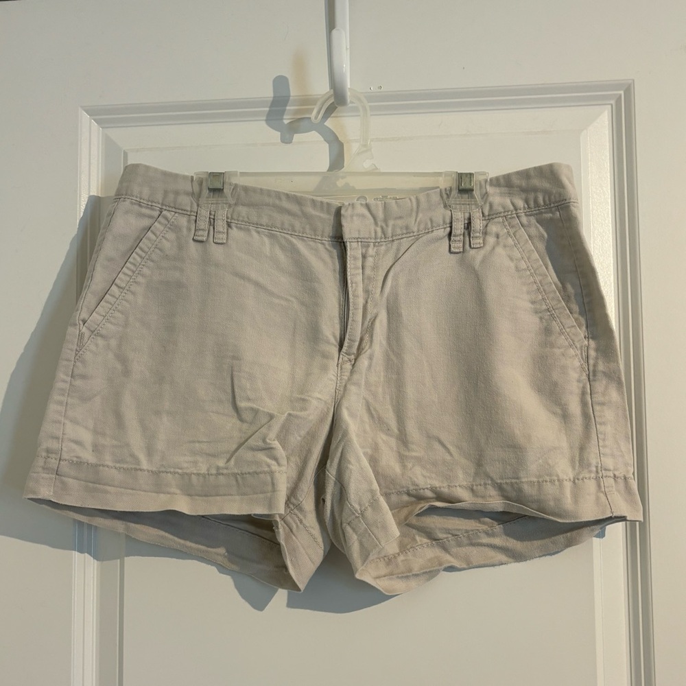 Old navy Khaki shorts, size 4